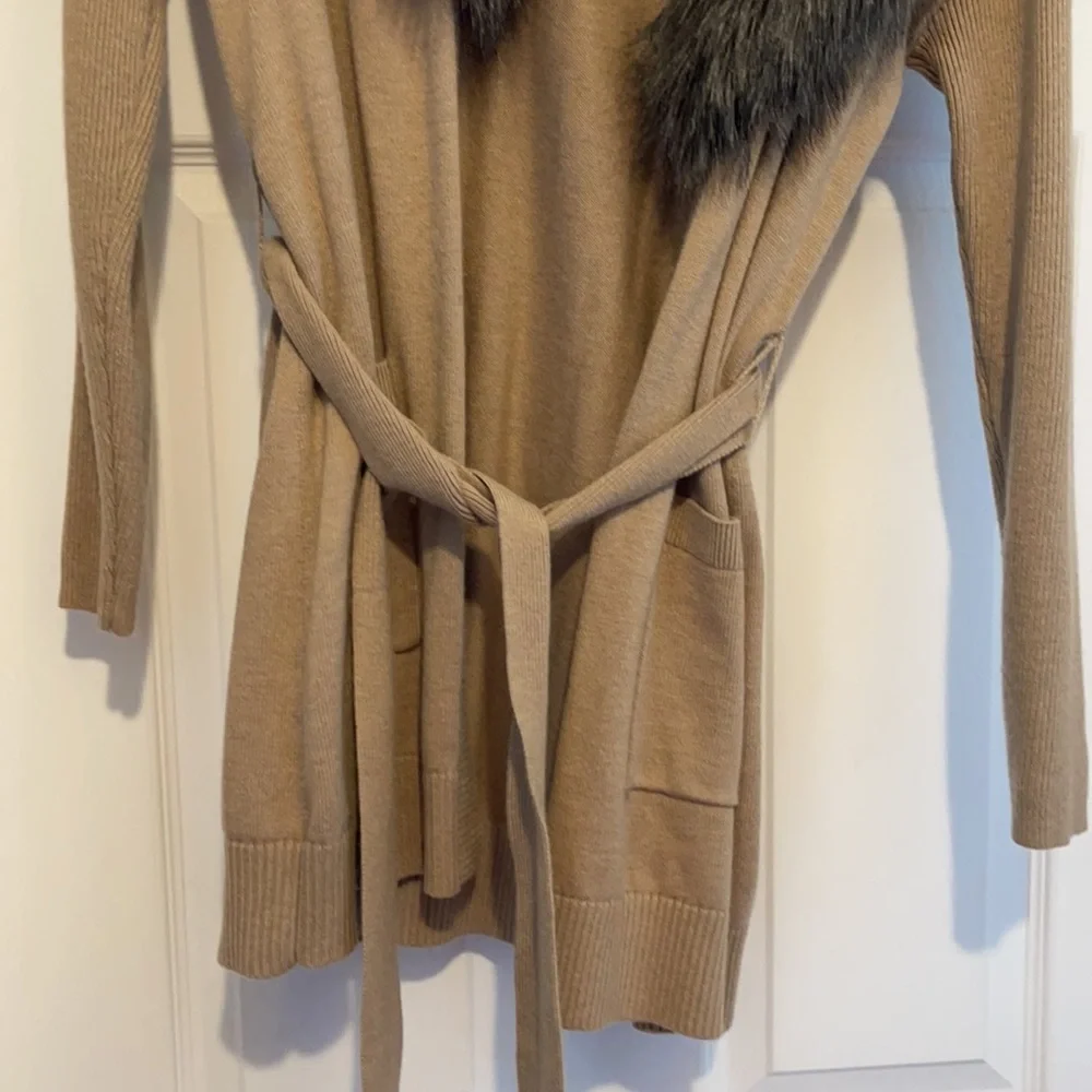 Banana Republic detachable faux fur cardigan wrap belted size small - Picture 4 of 4